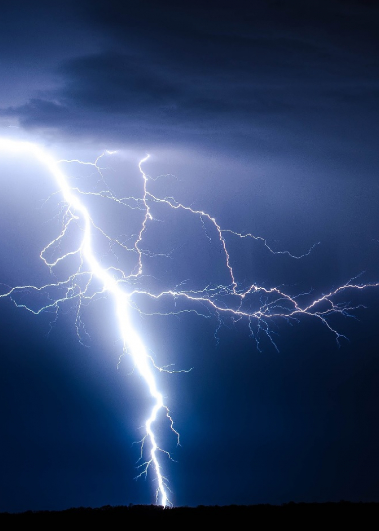 External & internal lightning management